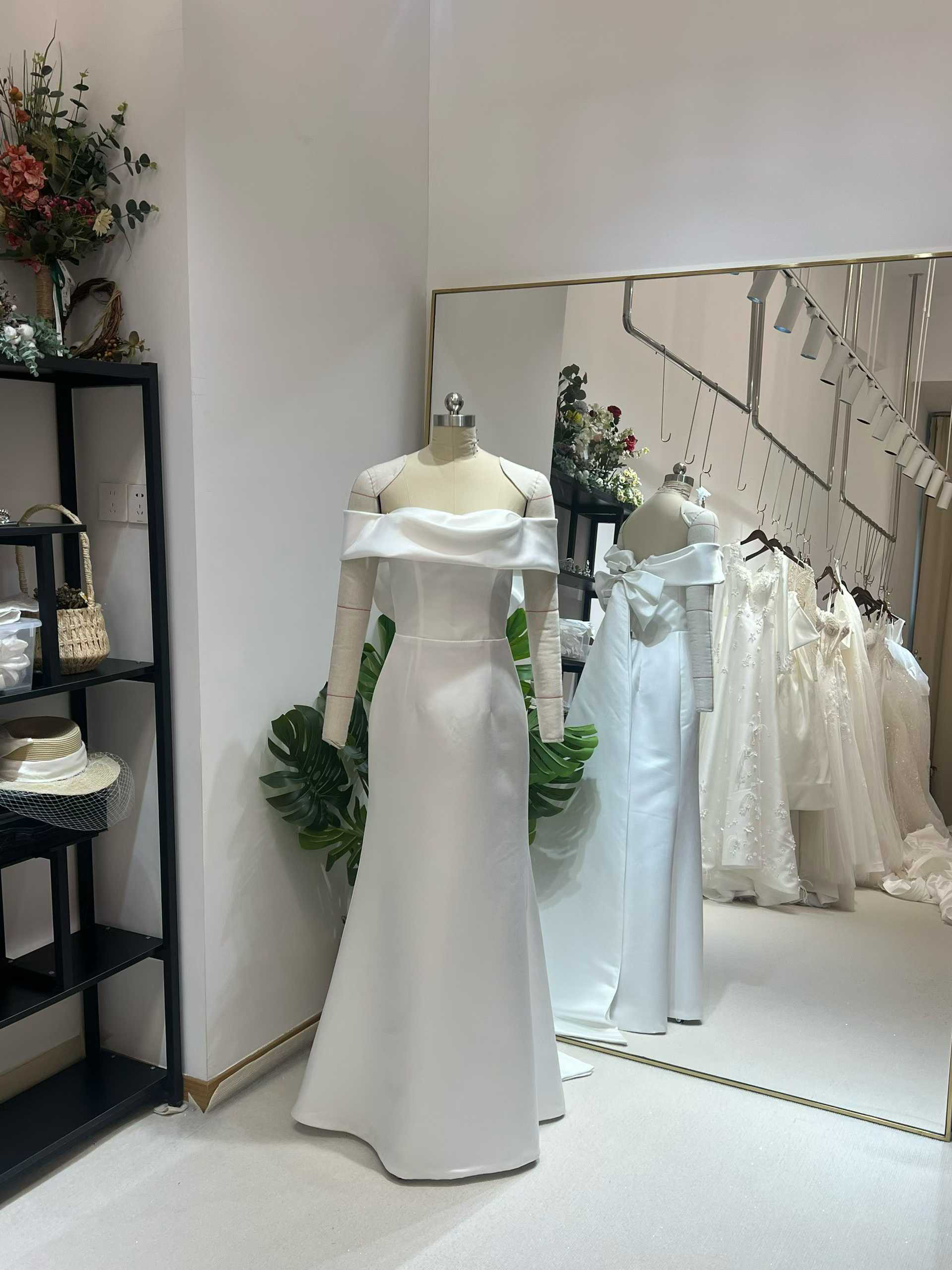 送料無料！ウェディングドレス  オフショルダー ふっくら柔らかなバックリボン 優雅なシルエット マーメイドライン