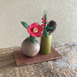 9972.bud 小さなお正月飾り 椿と南天 4枚目の画像