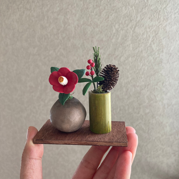 9972.bud 小さなお正月飾り 椿と南天 5枚目の画像