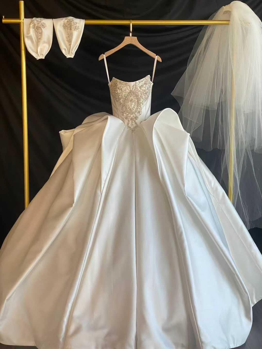 送料無料！ウェディングドレス ビジュードレス ビスチェドレス 韓国風ドレス フレアスカート フレアスカート 結婚式