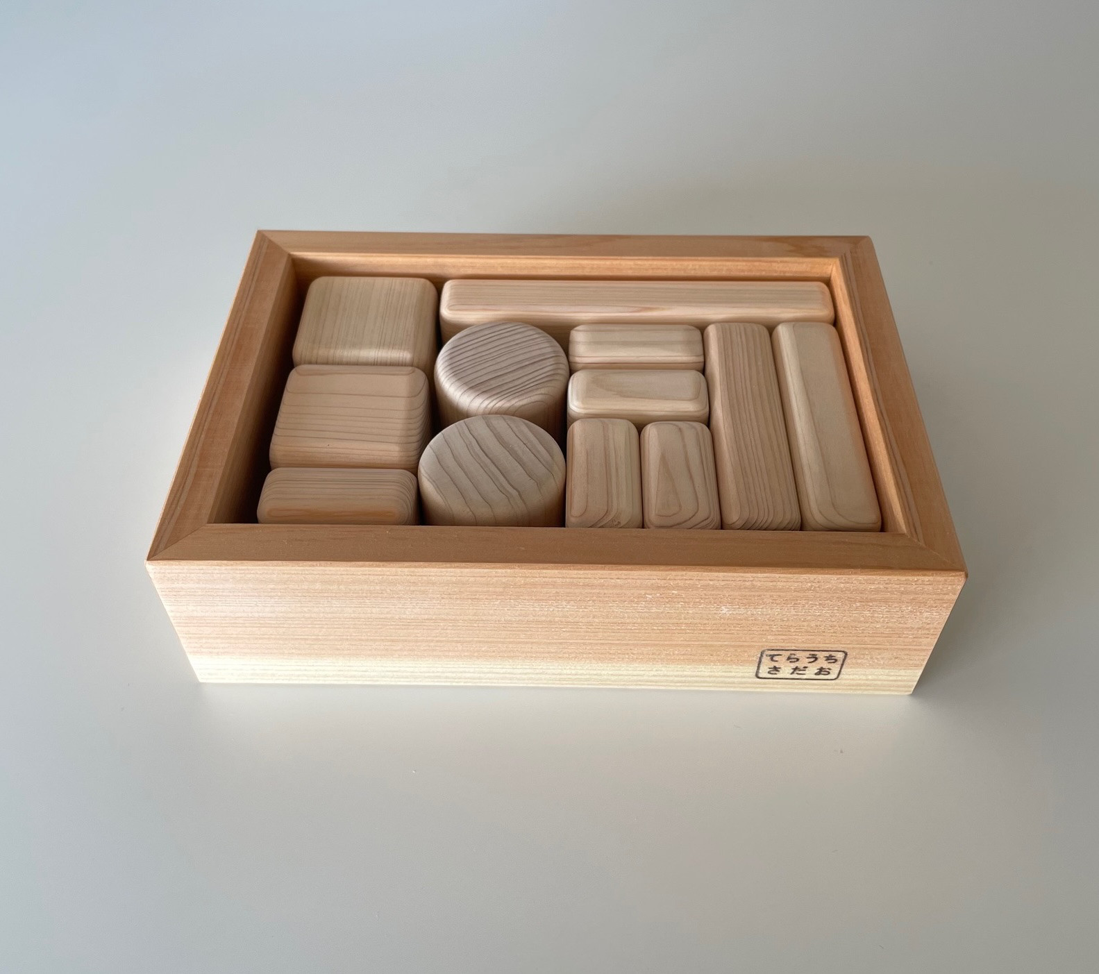 はじめてのあかちゃんつみき　諸戸百年檜（箱は木曽檜）