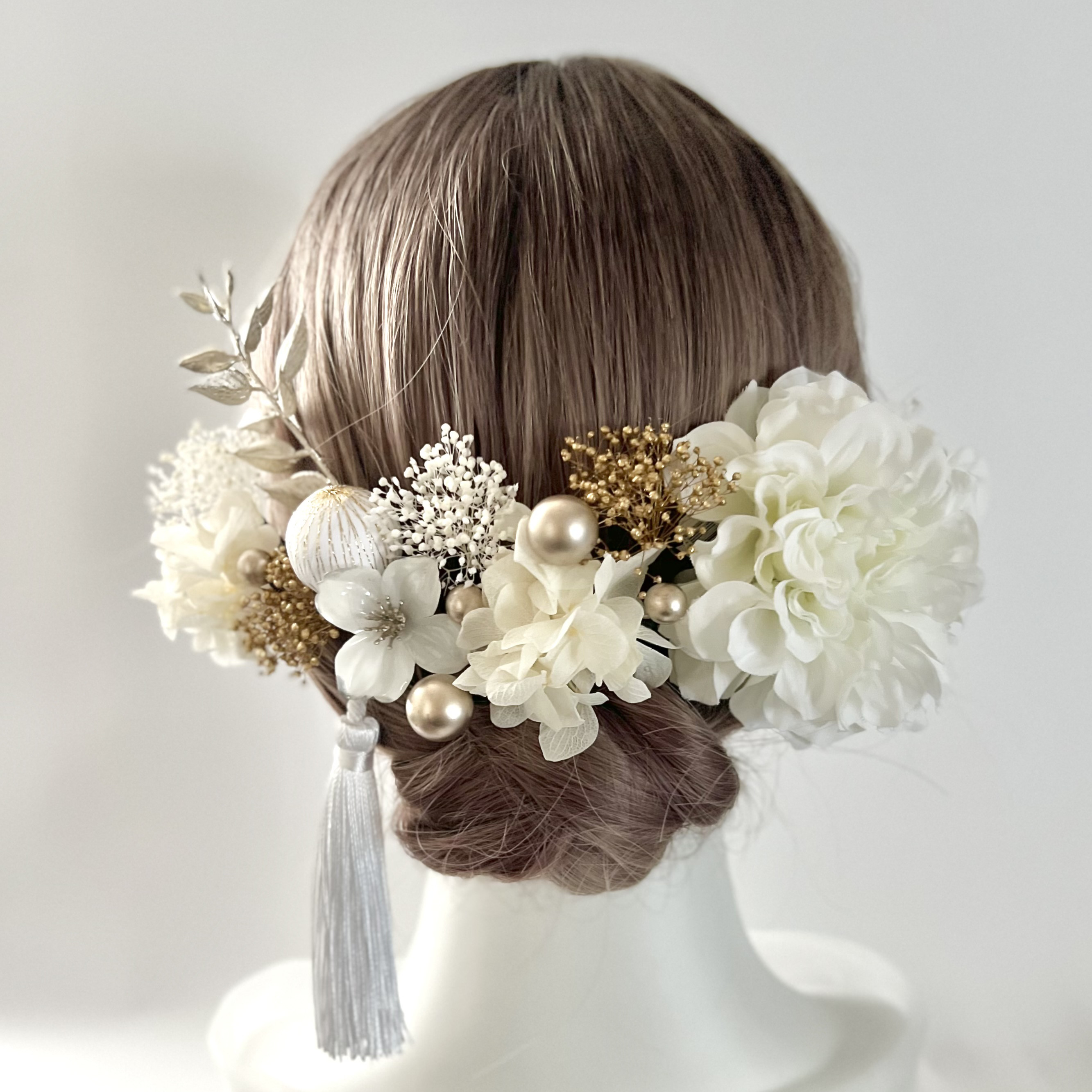 成人式 卒業式　白ダリアとシャンパンカラーの髪飾り　髪かざり　結婚式　和装　大輪　成人式髪飾り　卒業式髪飾り