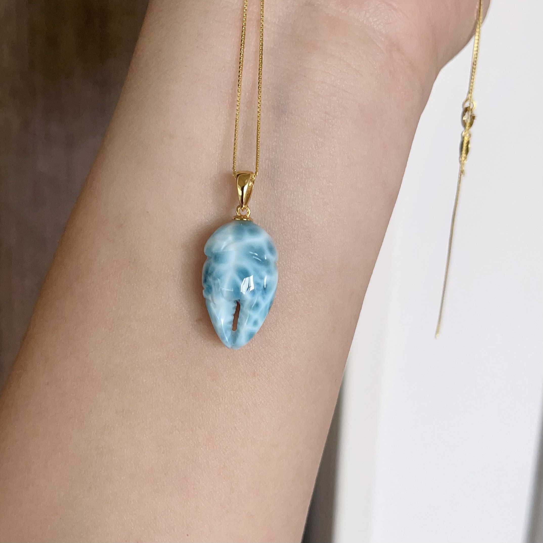 天然無処理　ラリマー 可愛い蟹さん　ペンダント No451