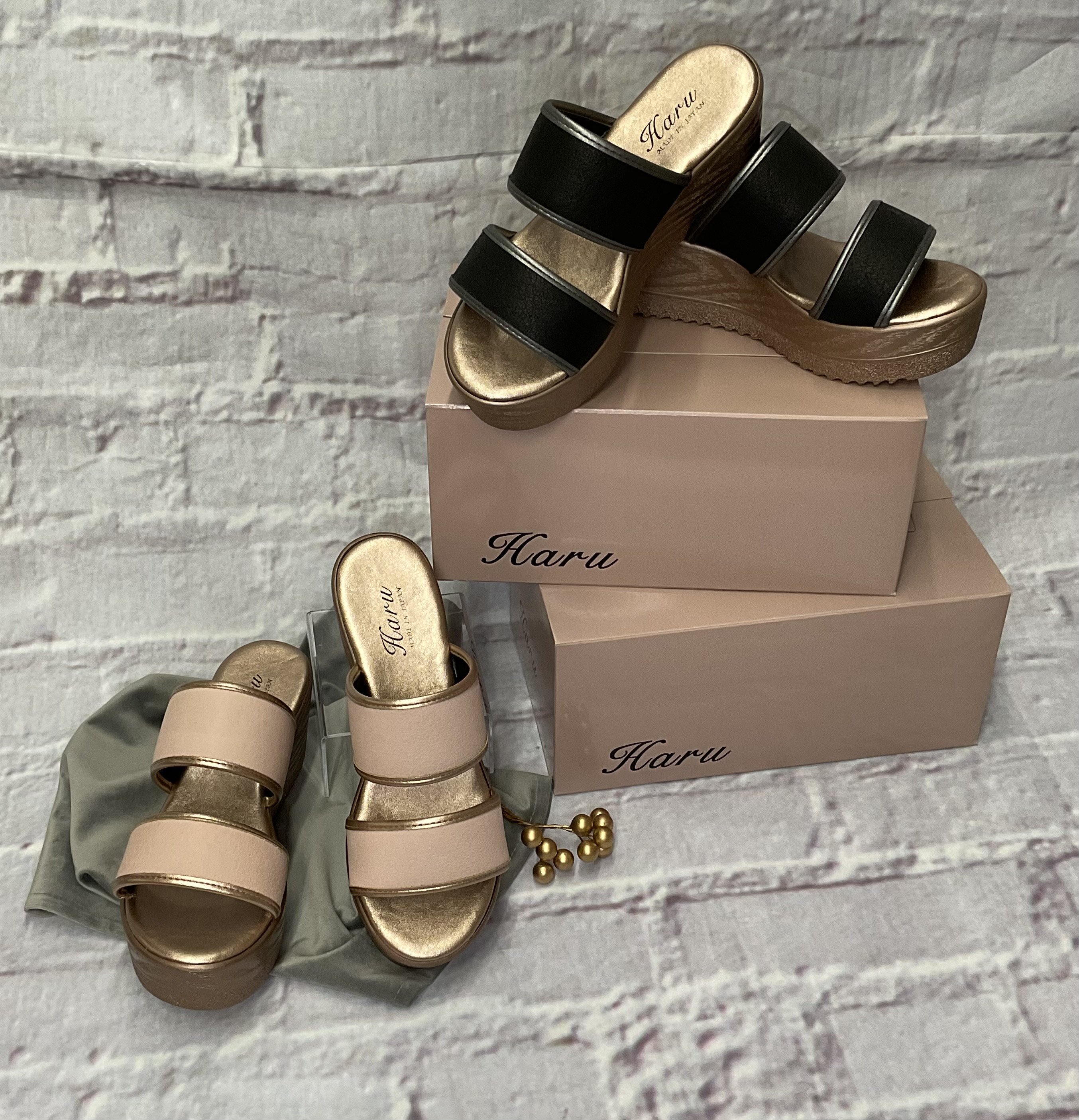 美人サンダル誕生✨足元に視線感じるキラメキのサンダル❤️Pig本革の肌に馴染む優しい配色◎