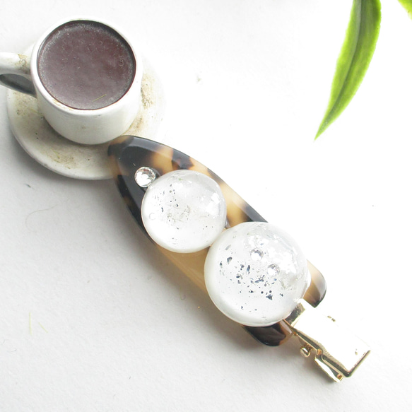 シンプルを好む雪だるま君は、クォーツだからこそシンプルでありたいと考える♪<創作ヘアクリップ>HC129 2枚目の画像