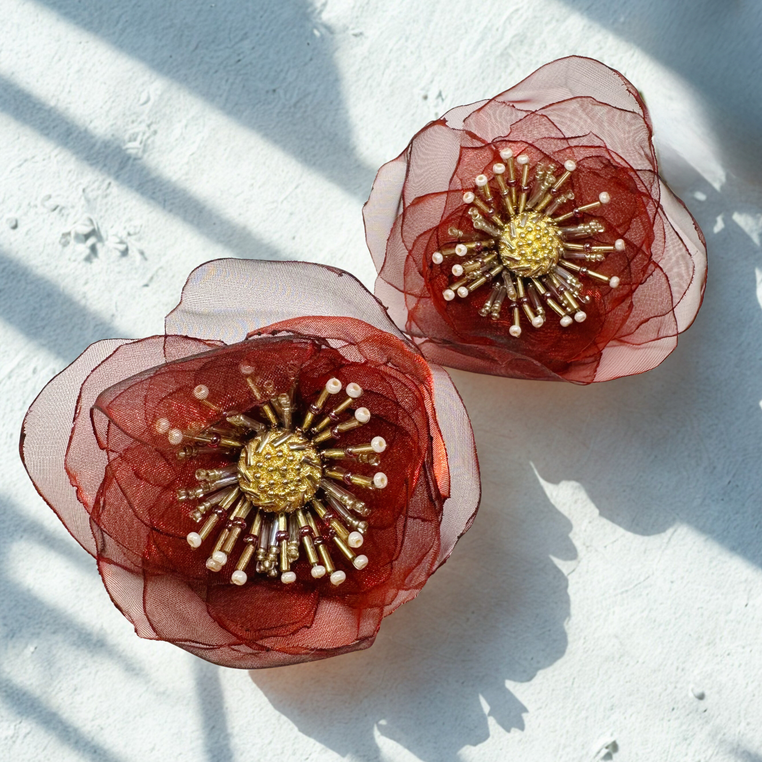 プリンセス・フラワーピアス／イヤリング (ワインレッド)