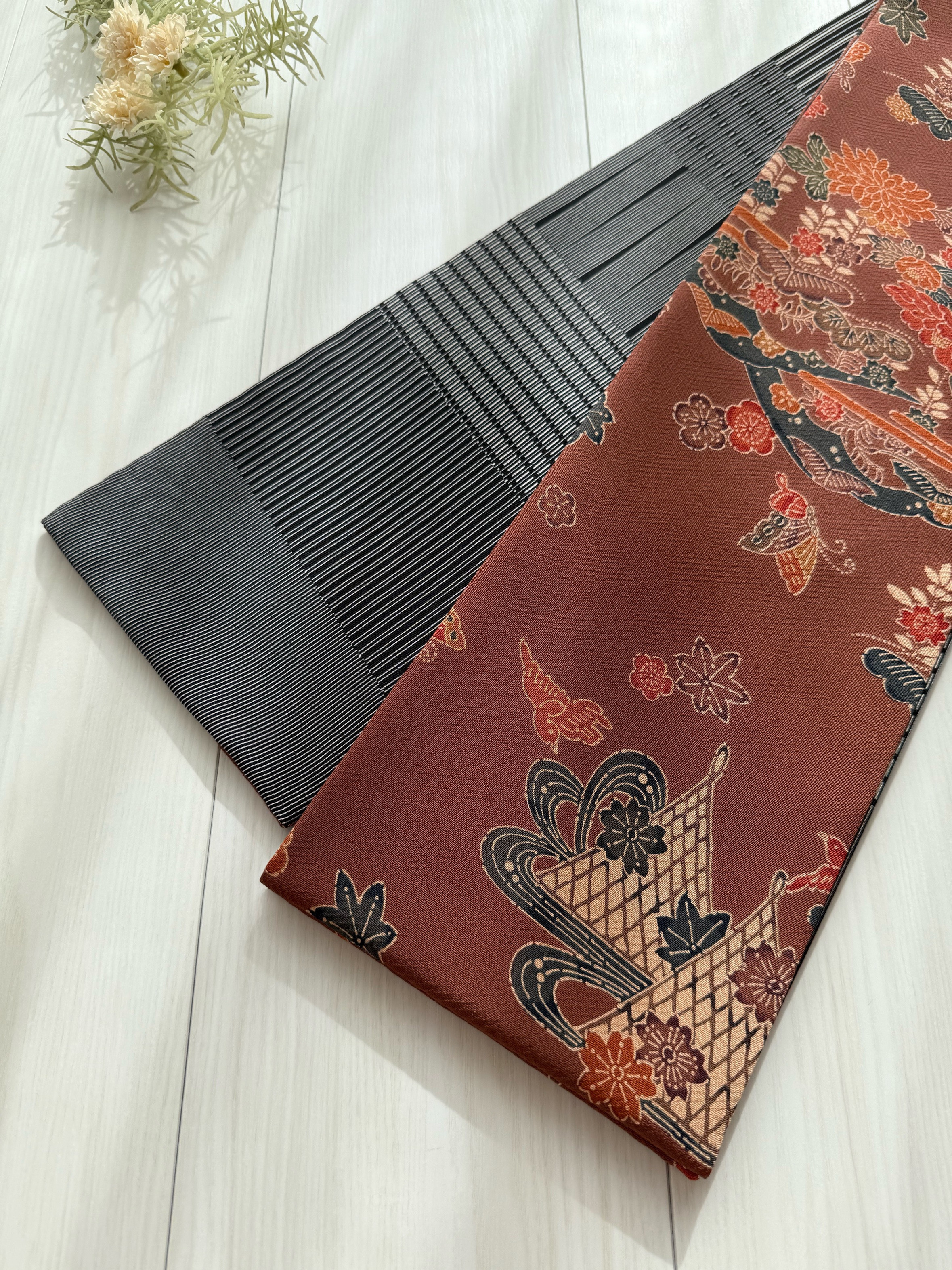 278号 半幅帯 紅型 茶 丹後ちりめん × 小紋 黒 正絹 リバーシブル  ⭐︎残り4点の限定商品です⭐︎