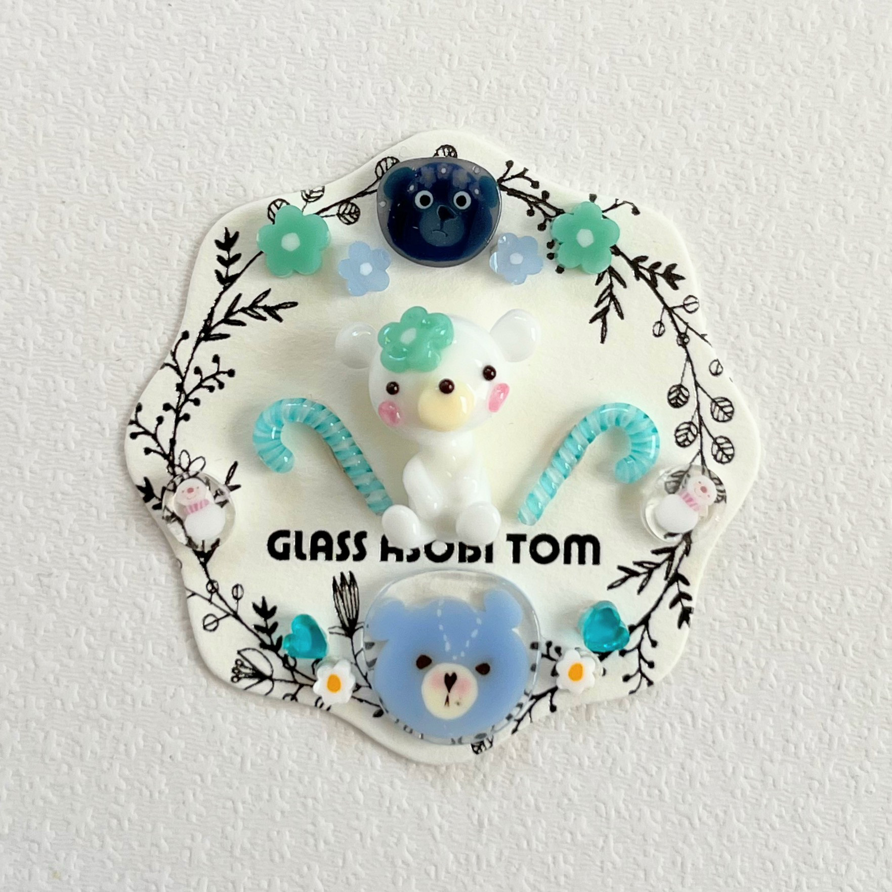 くまちゃんマスコットとキャンディタイム（ホワイト）