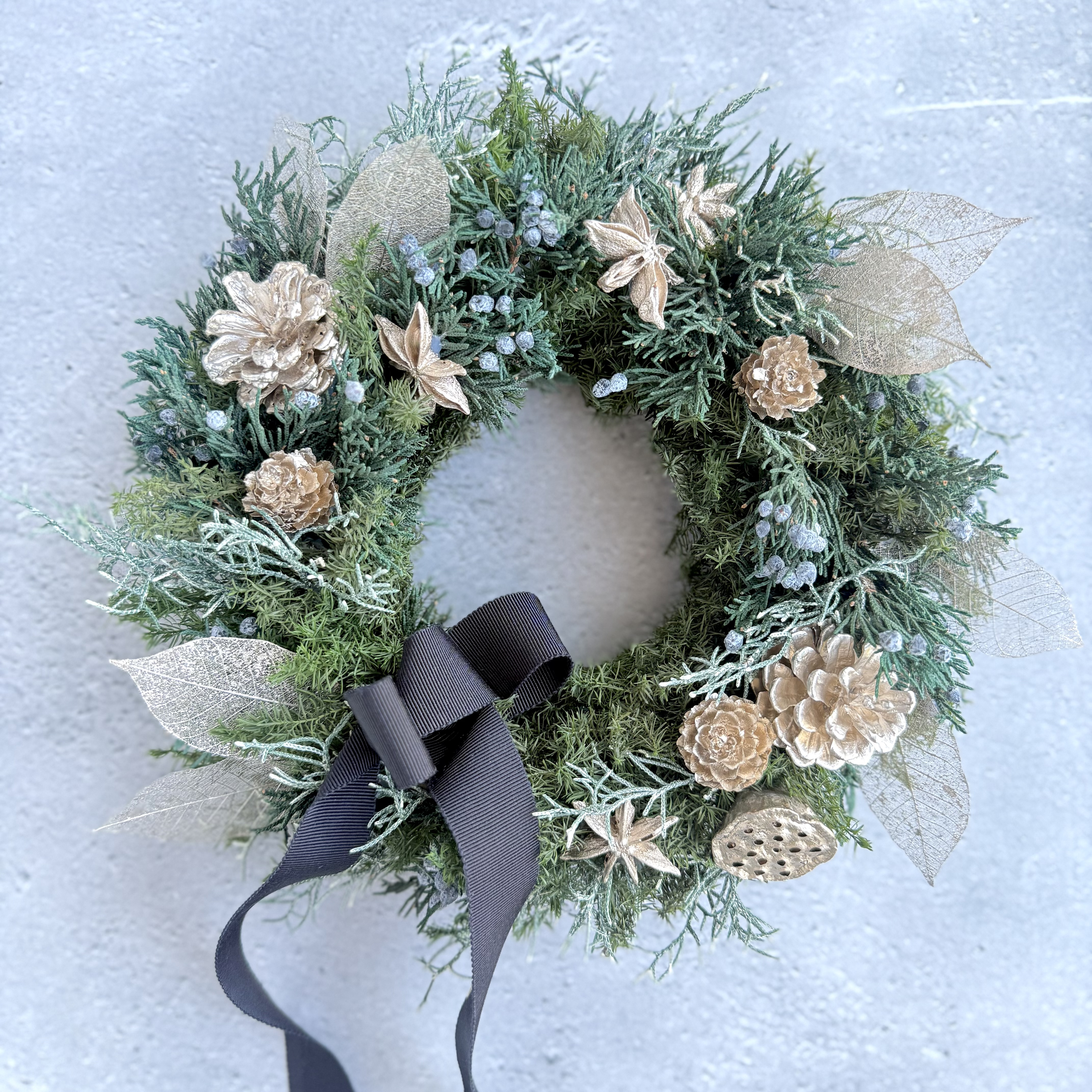 針葉樹のリース プラチナゴールド