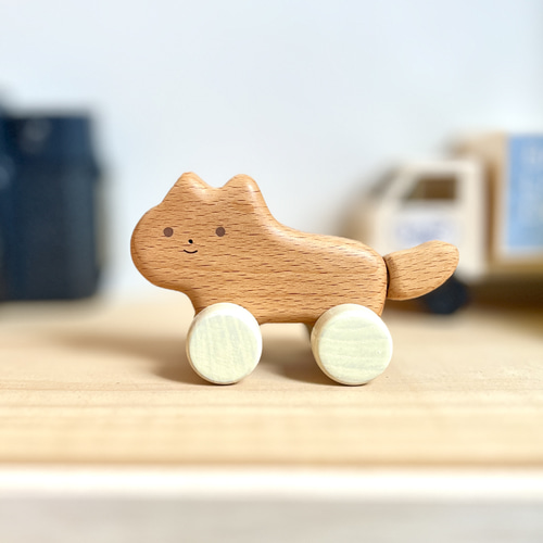 手作り 木製「ねこさんくるま」猫 置物 雑貨 小物 インテリアトイ 知育