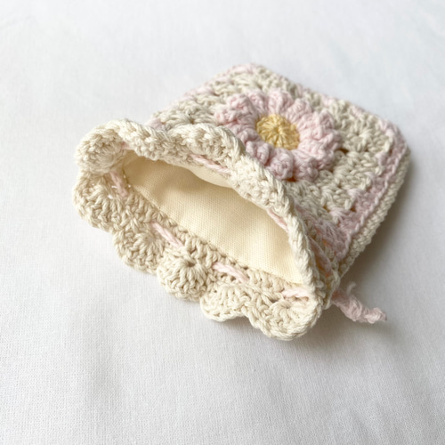 お花モチーフの巾着ポーチ｜内布付き｜編み物｜小物入れ 巾着袋