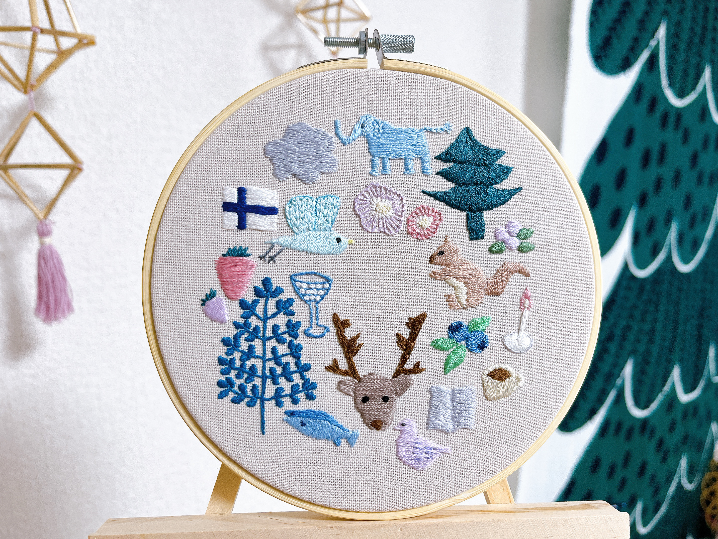 まるでフィンランドツアー！な刺繍リース