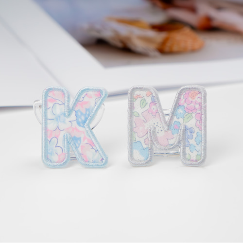 3.5㎝丸文字アルファベットワッペン ☆リバティ生地使用 アイロン