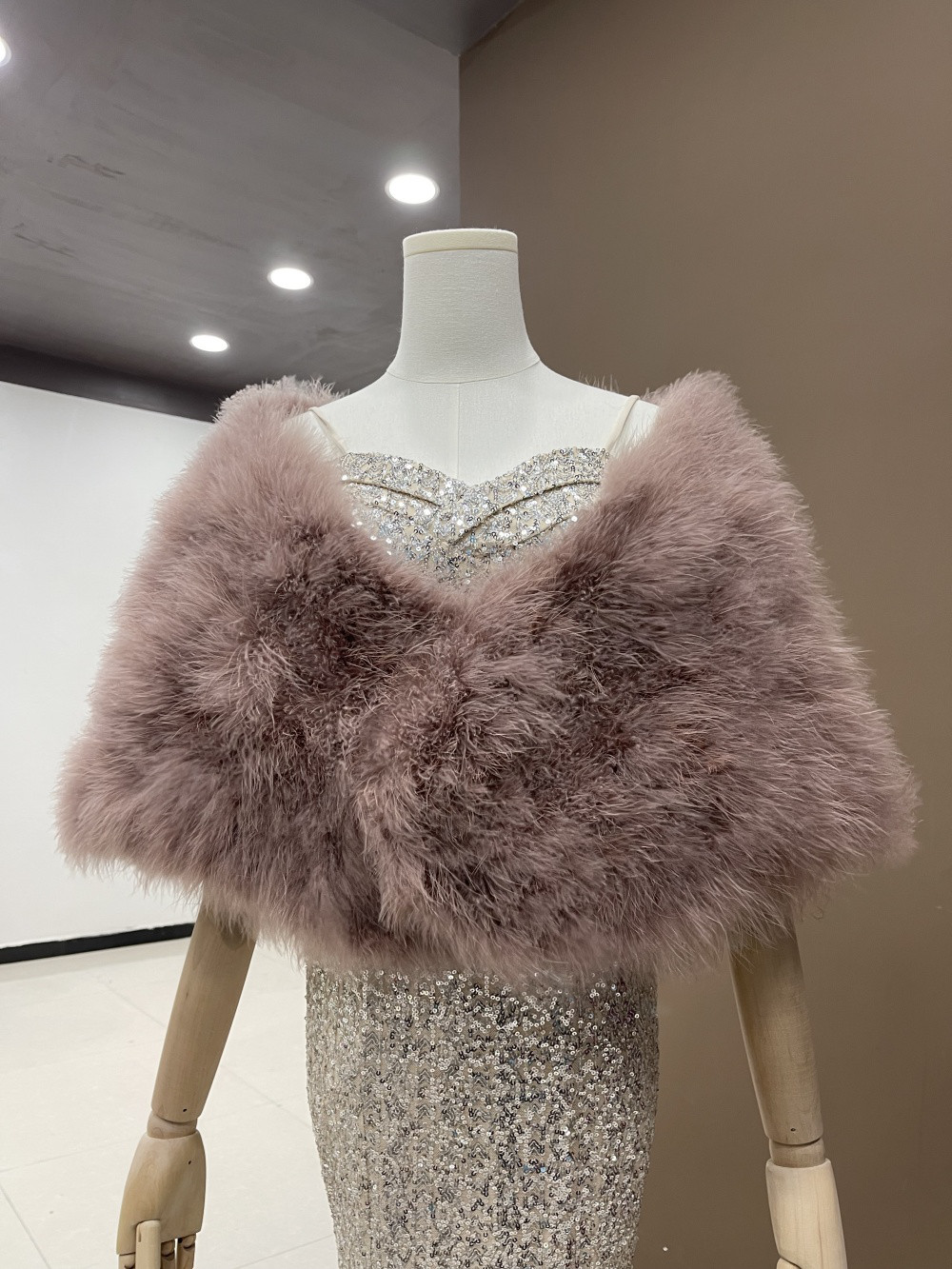 秋冬 ケープ フェイクファー グレー 黒 青 もこもこ あったかい 肩飾り アクセサリー ウェディングドレス AK342