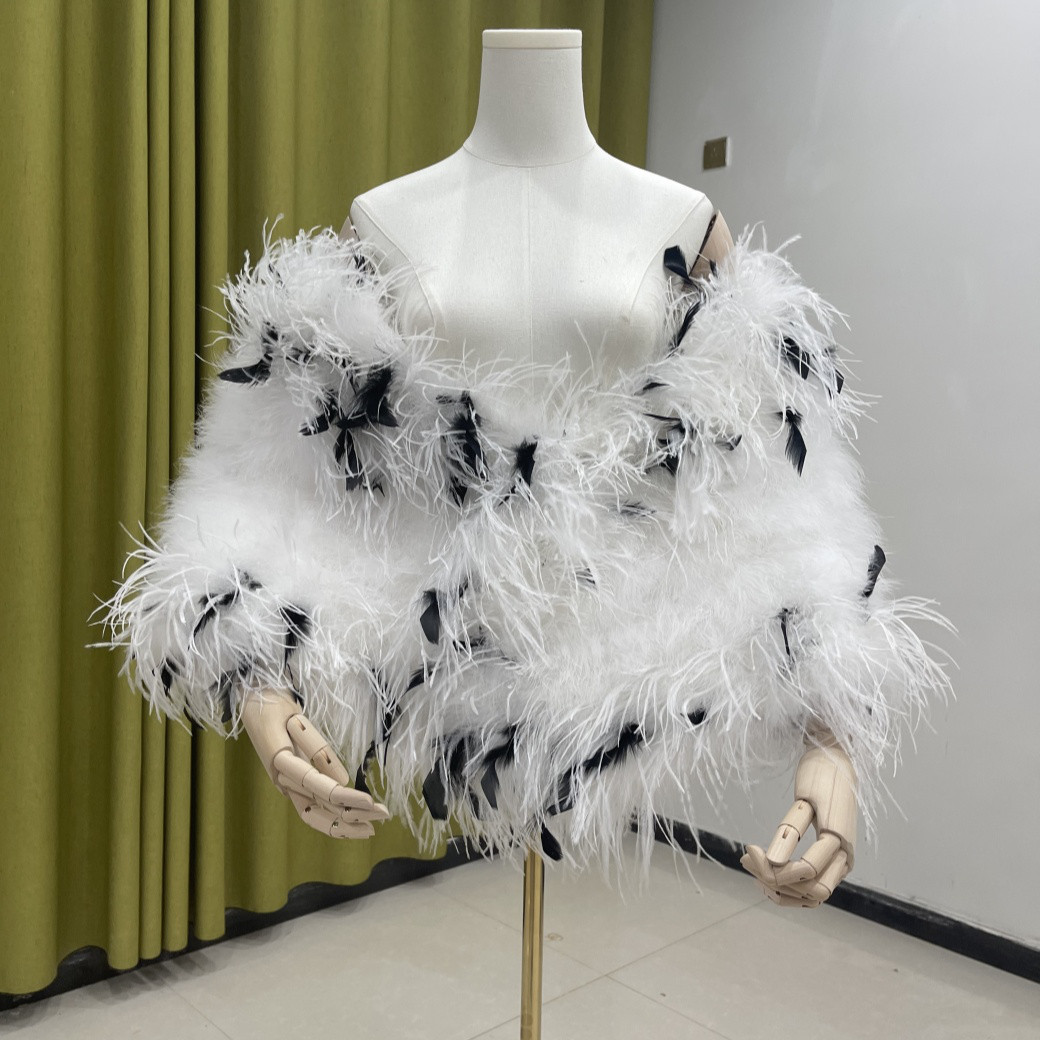 秋冬 ケープ フェイクファー 白 羽毛 もこもこ あったかい 綺麗 肩飾り アクセサリー ウェディングドレス AK345