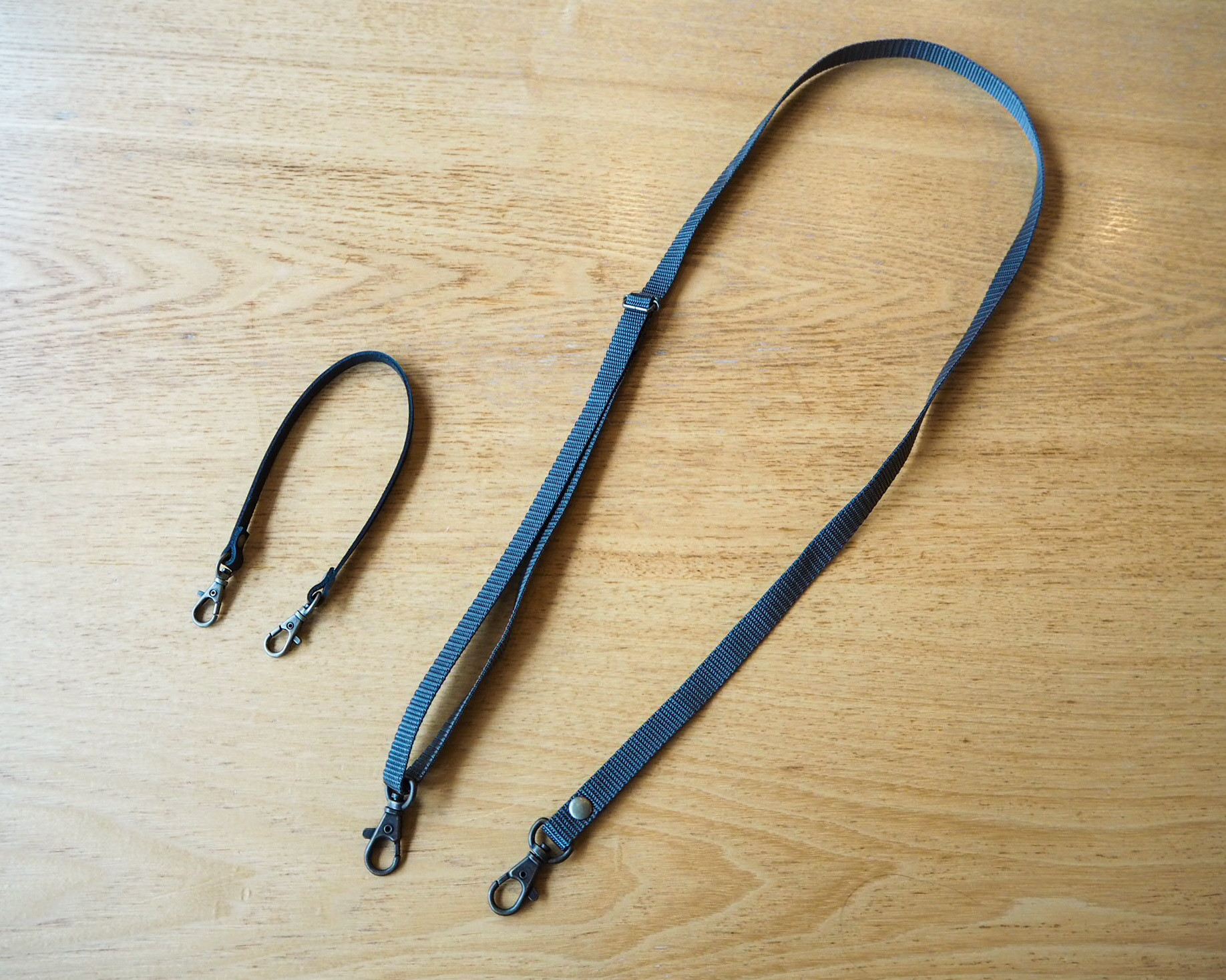 【Creema限定 新春福袋2026〈梅〉】マルチカラー手織り布のスマホポシェットとがま口のセット（ブルー）