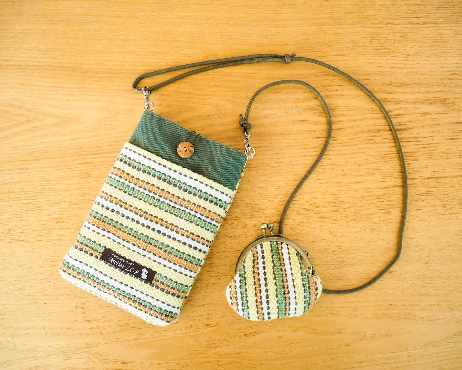 【Creema限定 新春福袋2026〈梅〉】マルチカラー手織り布のスマホポシェットとがま口のセット（イエロー）