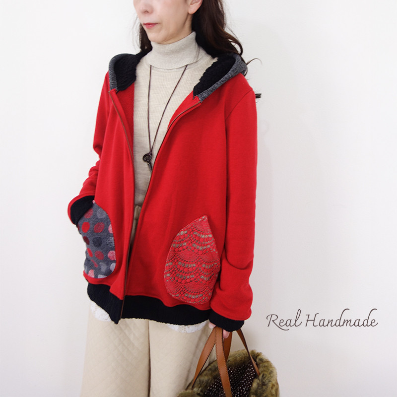 レッドニットとマルチドット・ボアの羽織りパーカー