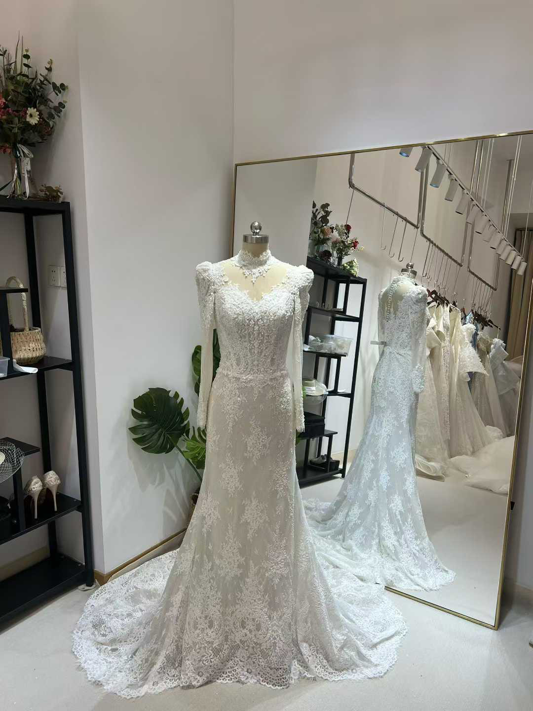 送料無料！ウエディングドレス ハイネック マーメイドライン ブライダル 長袖 贅沢な総レース  憧れのドレス
