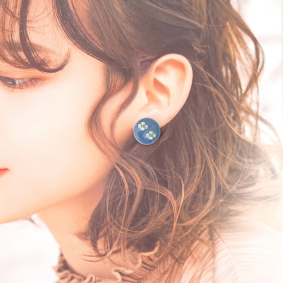 小さなお花 ピアス / イヤリング 美濃焼 タイル 北欧 韓国 レトロ 花柄 4枚目の画像