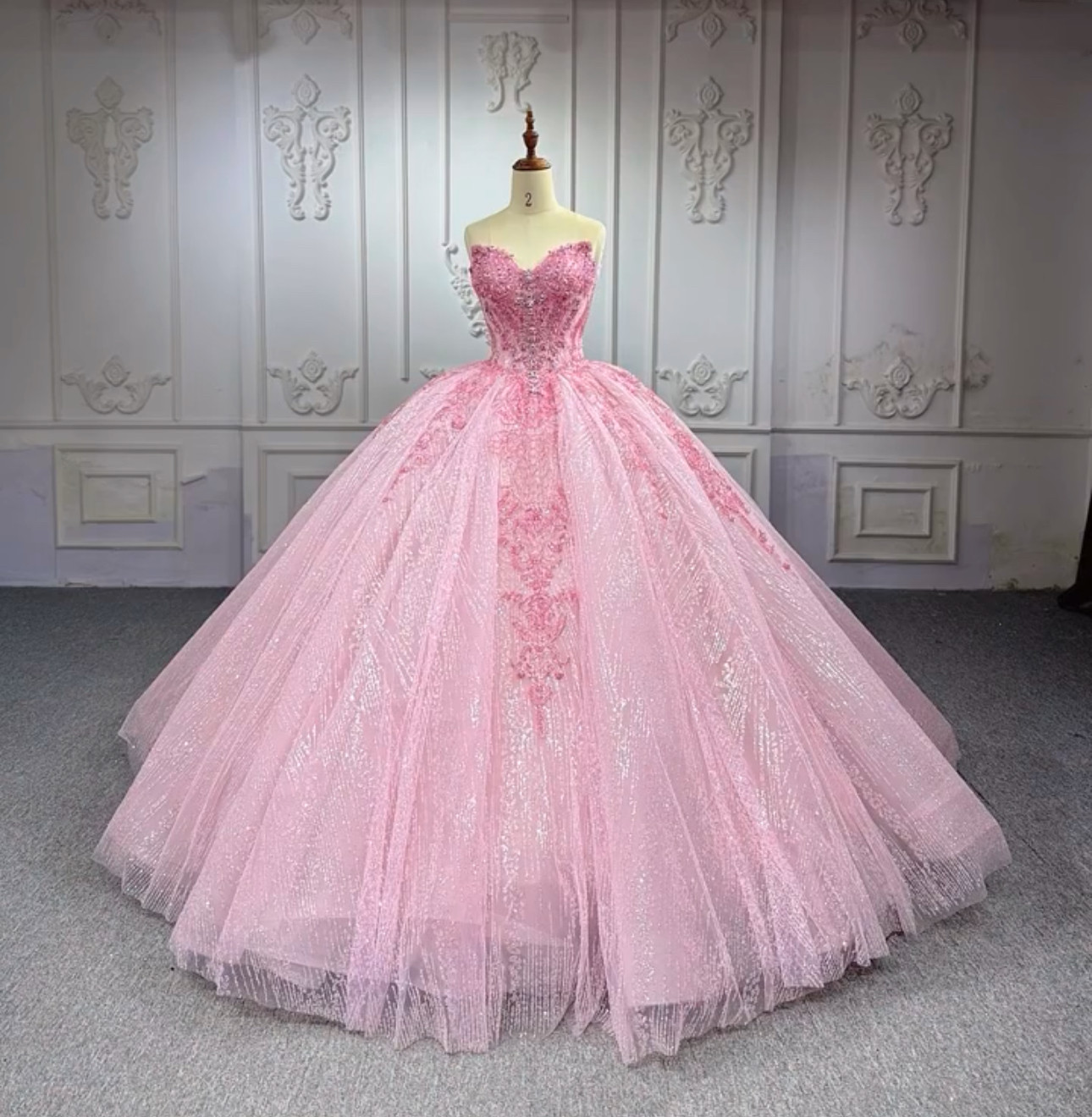 買わないと損　可愛いピンク　チューブトップ　ラメ入り　成人式卒業式コンテスト音楽会パーティードレス袖なしキラキラ編み上げ