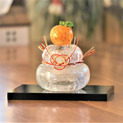 本金箔みかんがちょこんと輝く吹きガラスのお鏡餅｜木箱入り 10枚目の画像