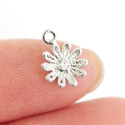 ejp943 [2 件裝] 精緻花圖案吊墜，鑲嵌立方氧化鋯石，不含鎳 第7張的照片