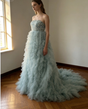 人気上昇！グレー  もこもこ カラードレスチュールドレスキラキラのハンドビーディング ふわふわ　ボリュームドレス/花嫁