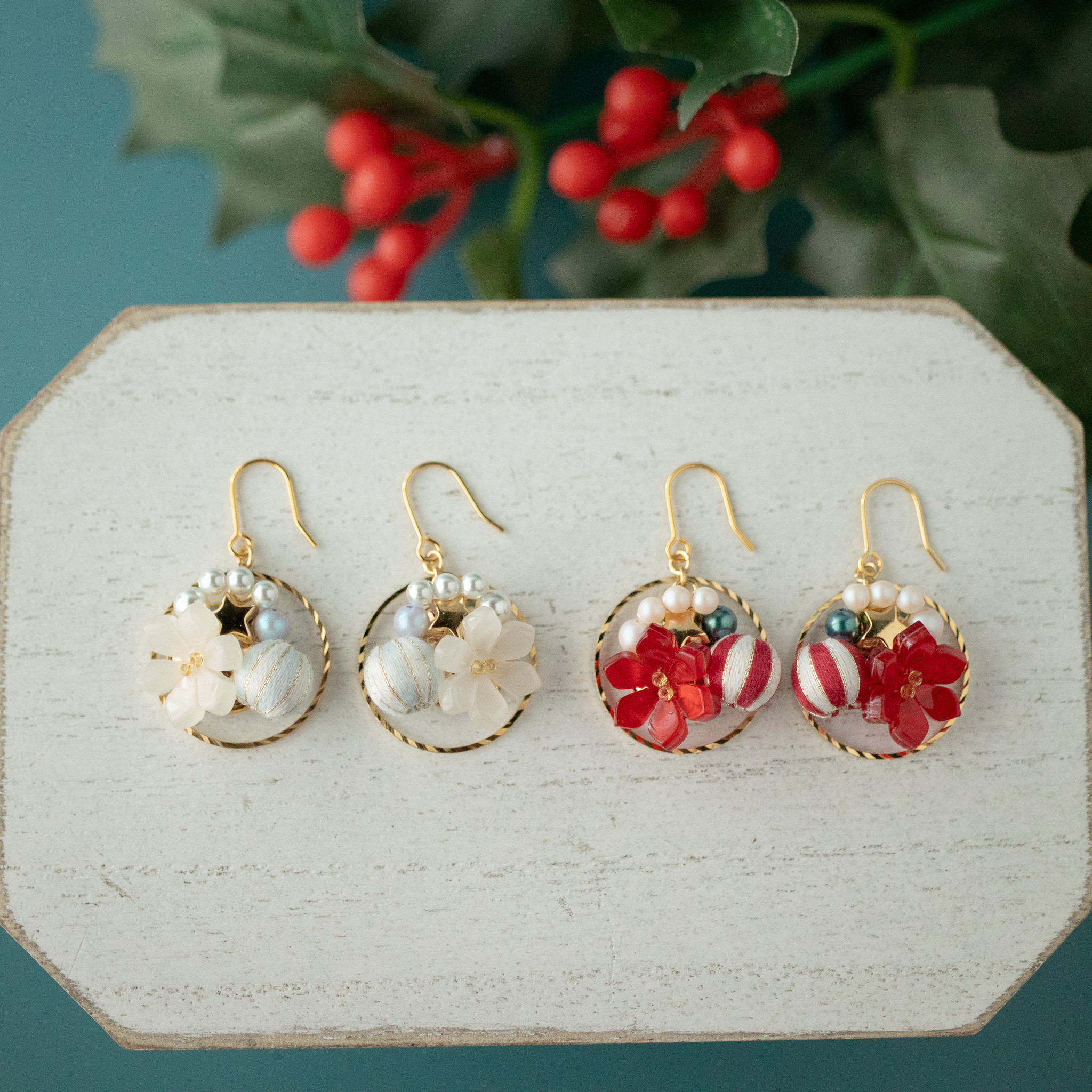 百花-dress-＊ポインセチア　刺繍糸で作る、ポインセチアのピアス・イヤリング