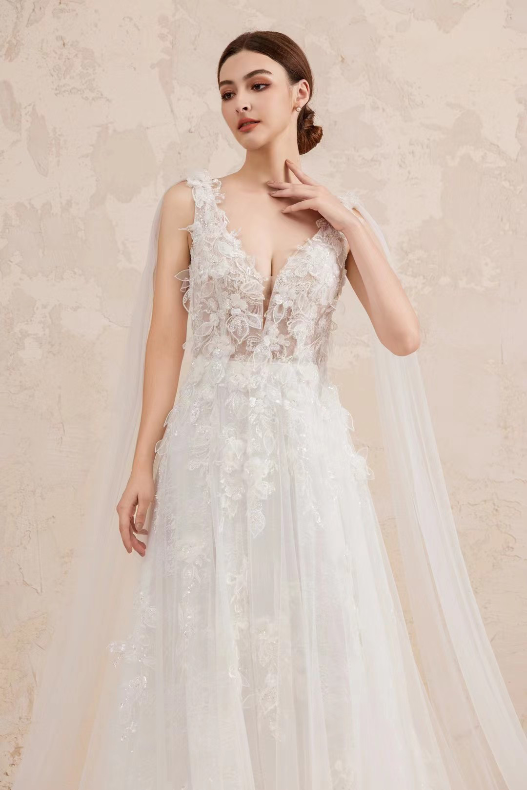 輝くドレス！チャック　シーズルー　花嫁挙式　深めｖネック　背中見せ　セクシー　上品なレース　エレガントなシルエットAライ