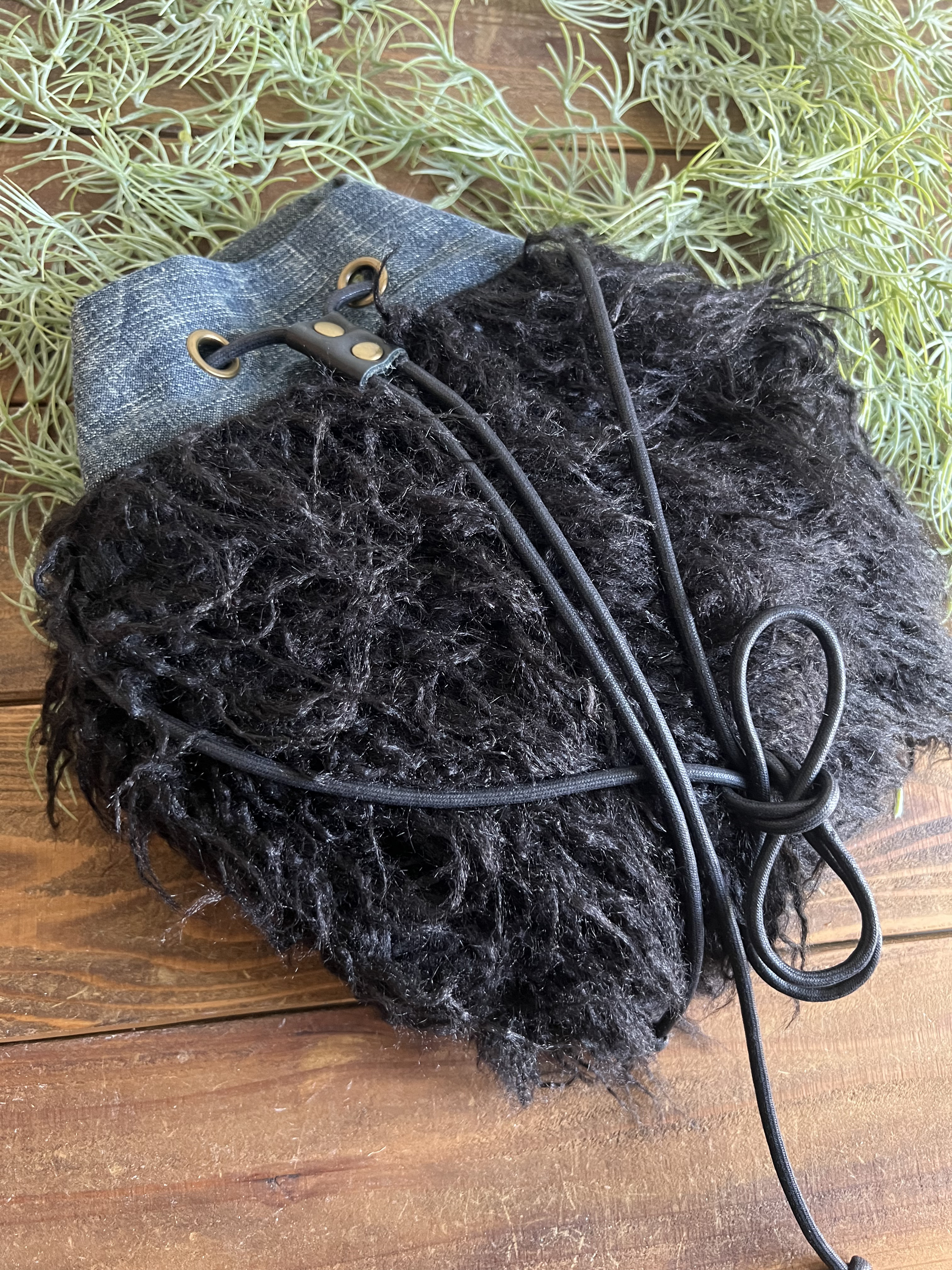 丸型巾着ポシェット(デニム✖️ブラックファー)夜空に月と星