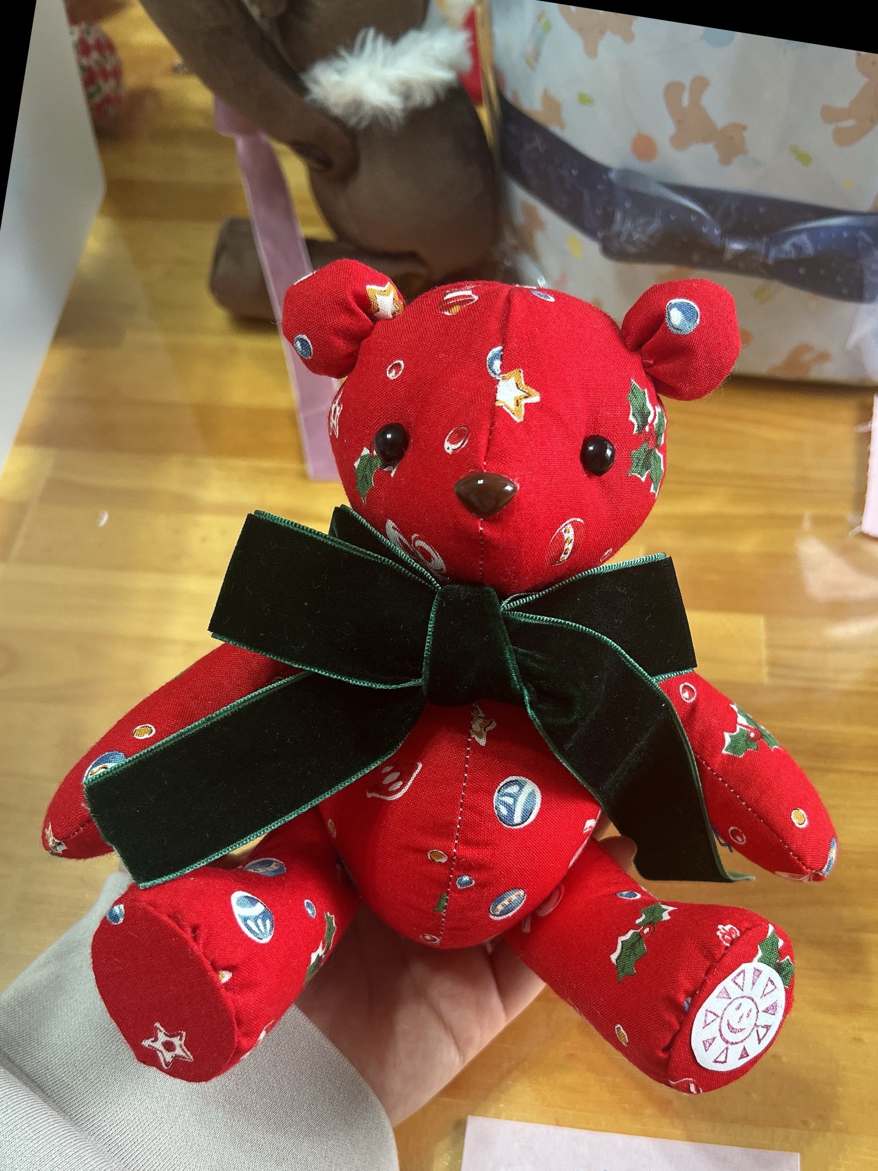 クマのぬいぐるみ☆クリスマス仕様テディベア　赤いクマのぬいぐるみ