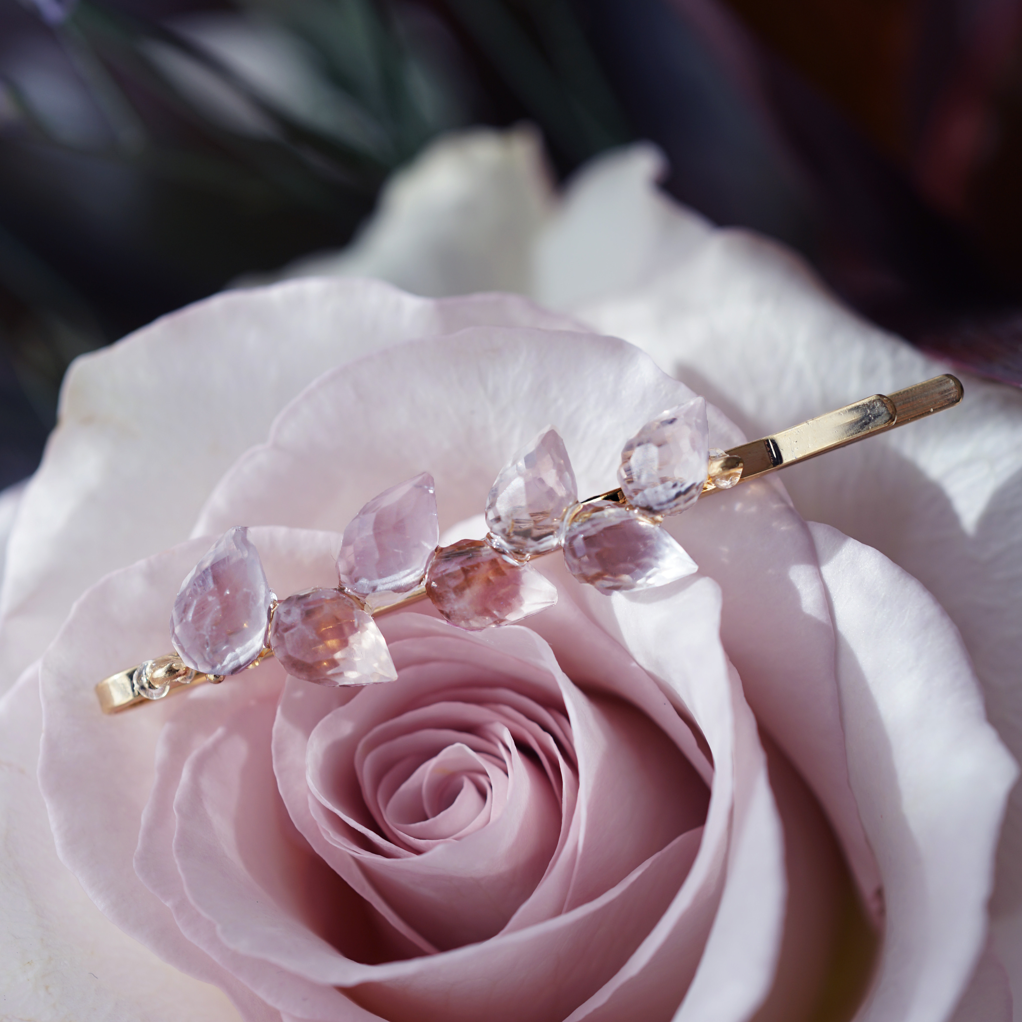 ローズクォーツによる桜の花芽のヘアピン　～桜の花芽