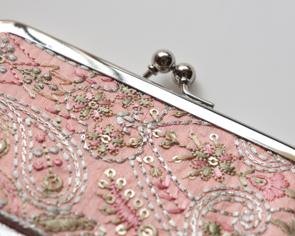 親子扣環錢包/飾品盒，印度刺繡，牛皮材質，腮紅花園 第3張的照片