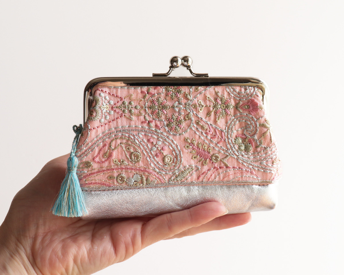 親子がま口財布・小物入れ 　インド刺繍と牛革レザー　 Blush Garden