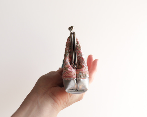 親子扣環錢包/飾品盒，印度刺繡，牛皮材質，腮紅花園 第2張的照片