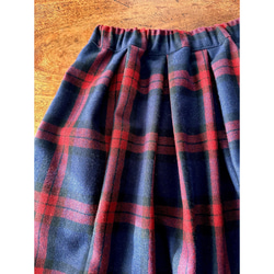 RATA❤️三種顏色可選❤️選擇您的裙長❤️修身顯瘦❣️成人A字裙❤️溫暖羊毛格紋 第8張的照片