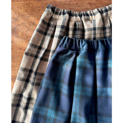 RATA❤️三種顏色可選❤️選擇您的裙長❤️修身顯瘦❣️成人A字裙❤️溫暖羊毛格紋 第10張的照片