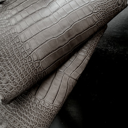 ワニ革 クレイフィニッシュ モールグレー No.C009199 3枚目の画像