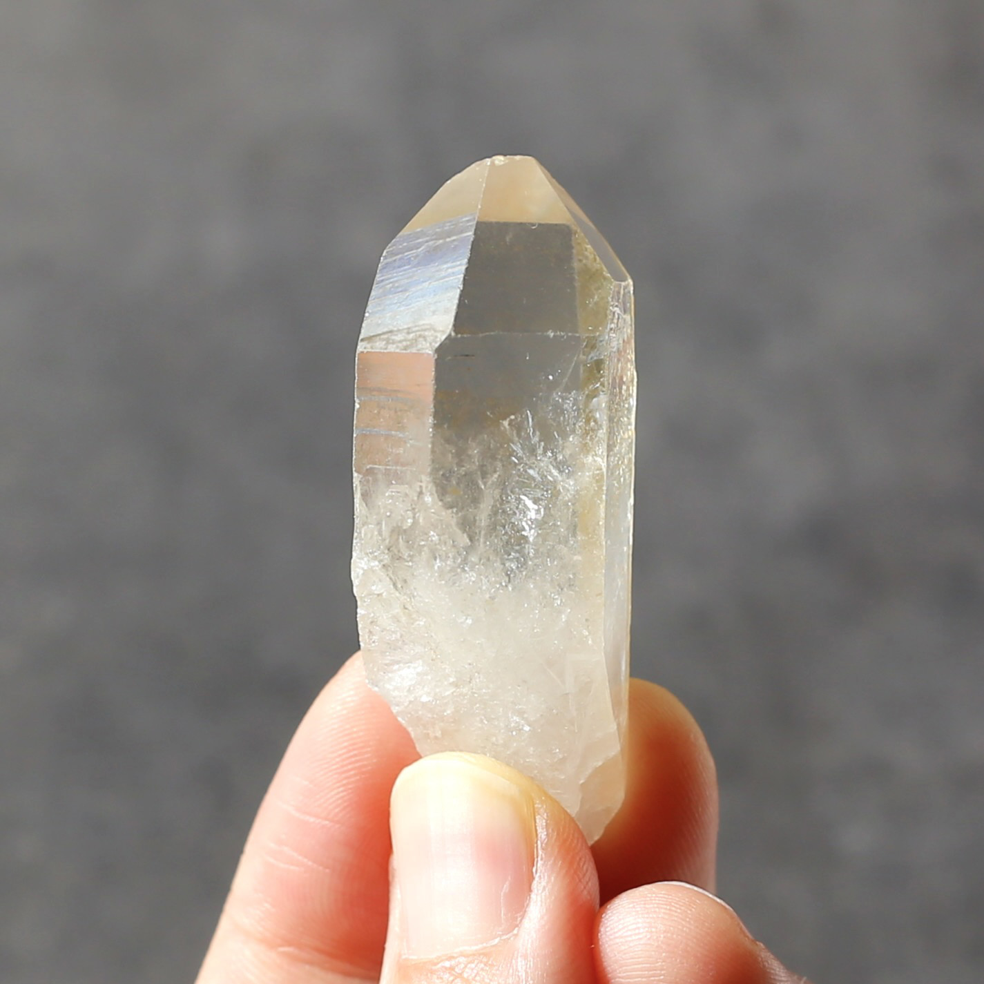 ゴールデンヒーラー クォーツ 原石 水晶 鉱物 希少石 天然石