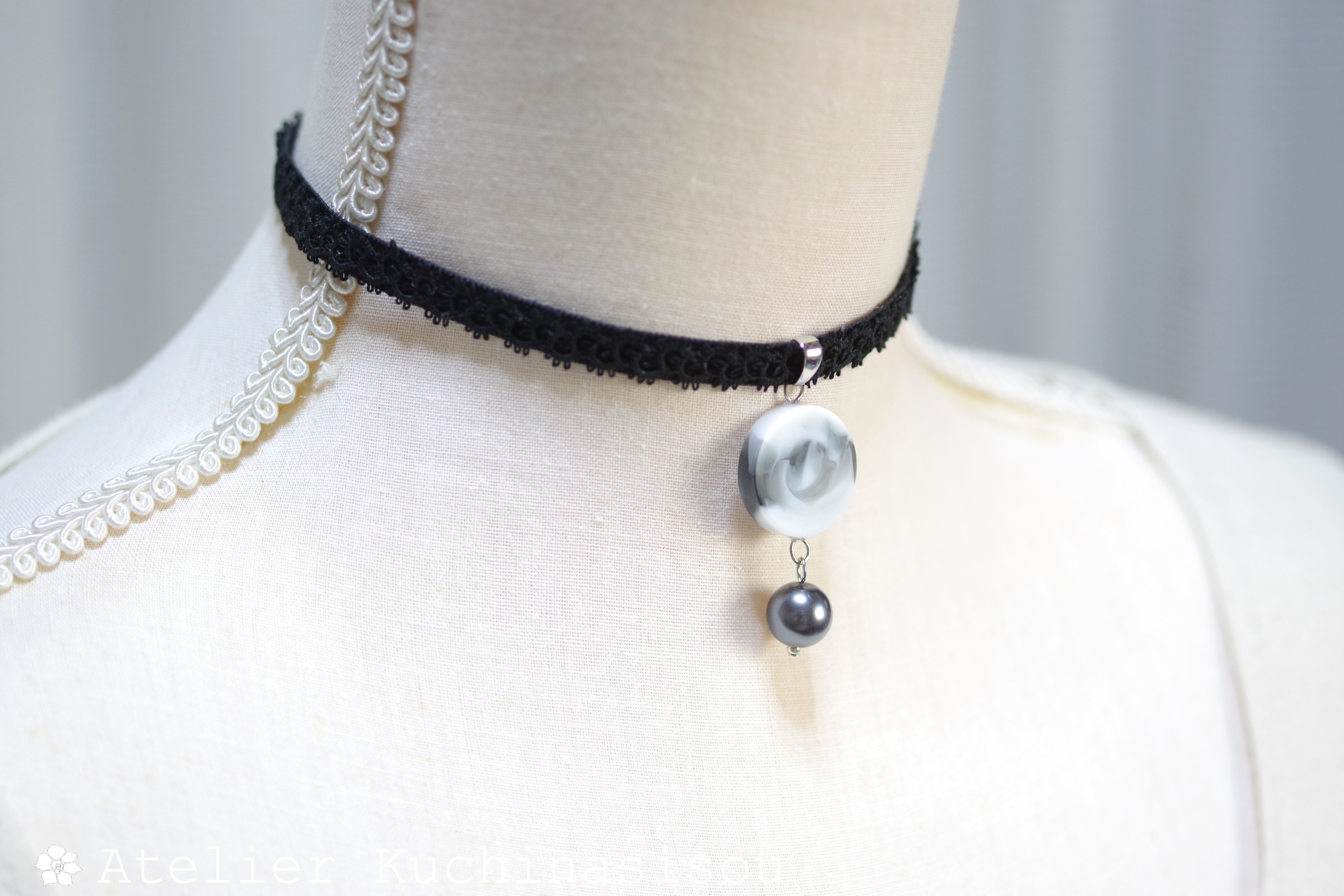 【受注製作】レジンアート　ラウンドモチーフとタティングレースとベルベットリボンのチョーカー〈つむじ風の夜〉