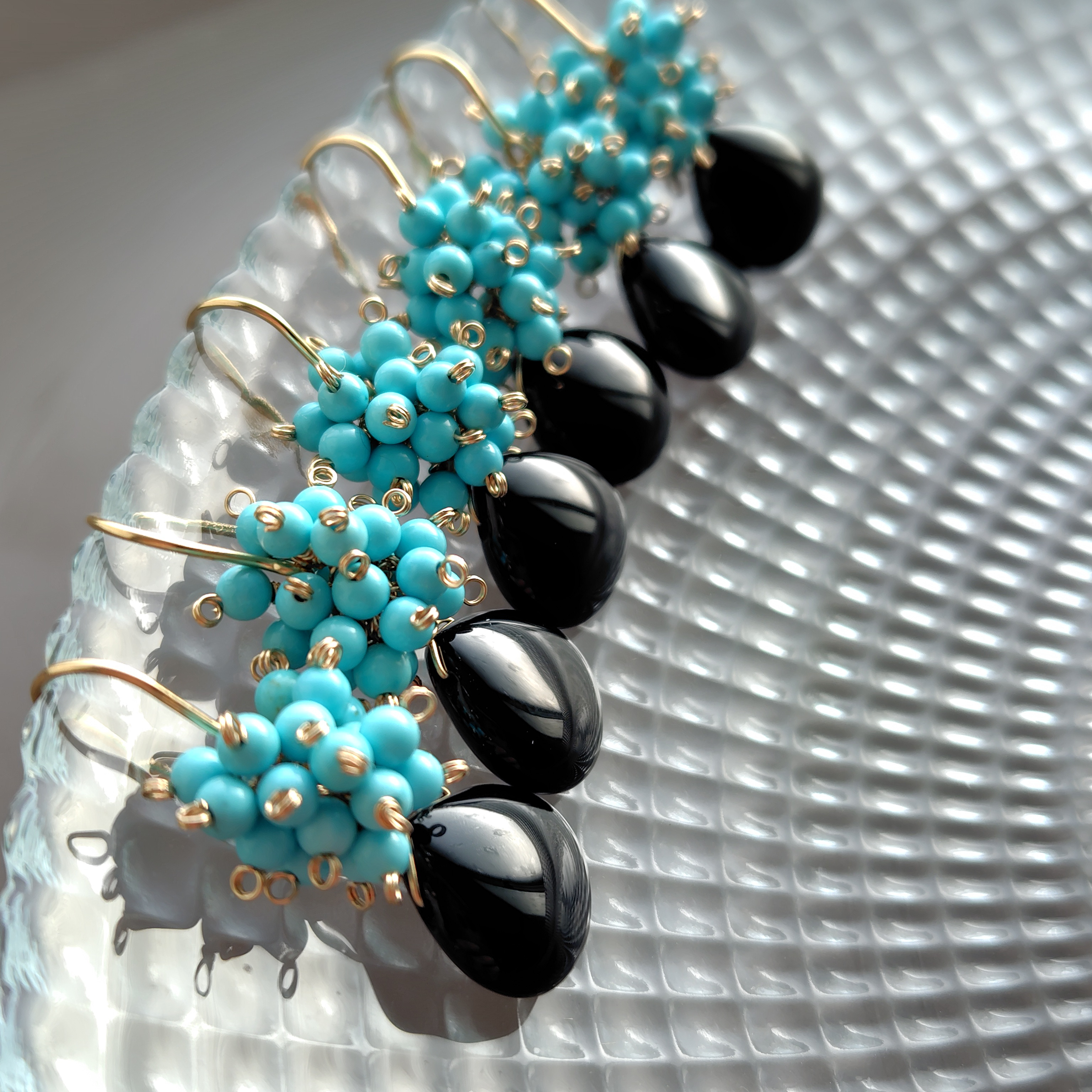 ライトブルーにささやいて♡　オニキスマロンカット✳ターコイズ14kgfピアス　天然石