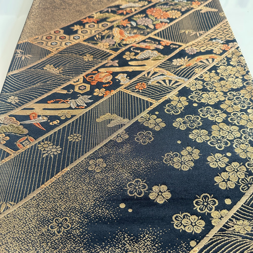 絹の帯のハンドバッグ 花蝶宝尽くし文柄 帯リメイク422 ハンドバッグ