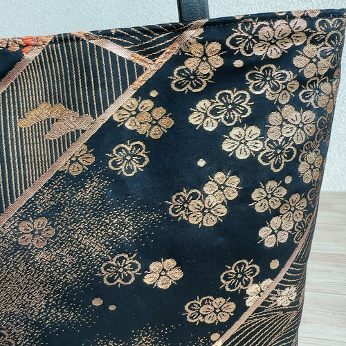 絹の帯のハンドバッグ 花蝶宝尽くし文柄 帯リメイク422 ハンドバッグ