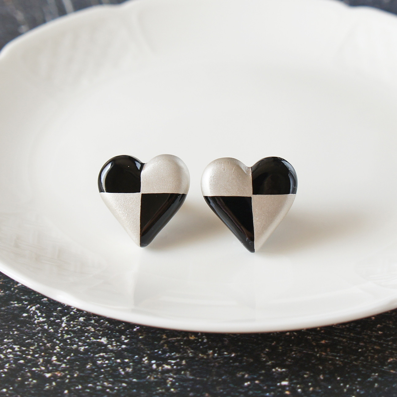 和の心　漆塗りピアス　ハート・黒×銀
