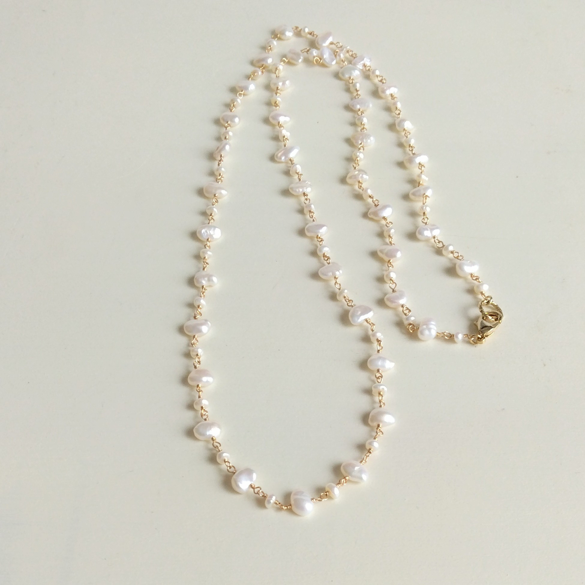 ケシ淡水パールロングネックレス