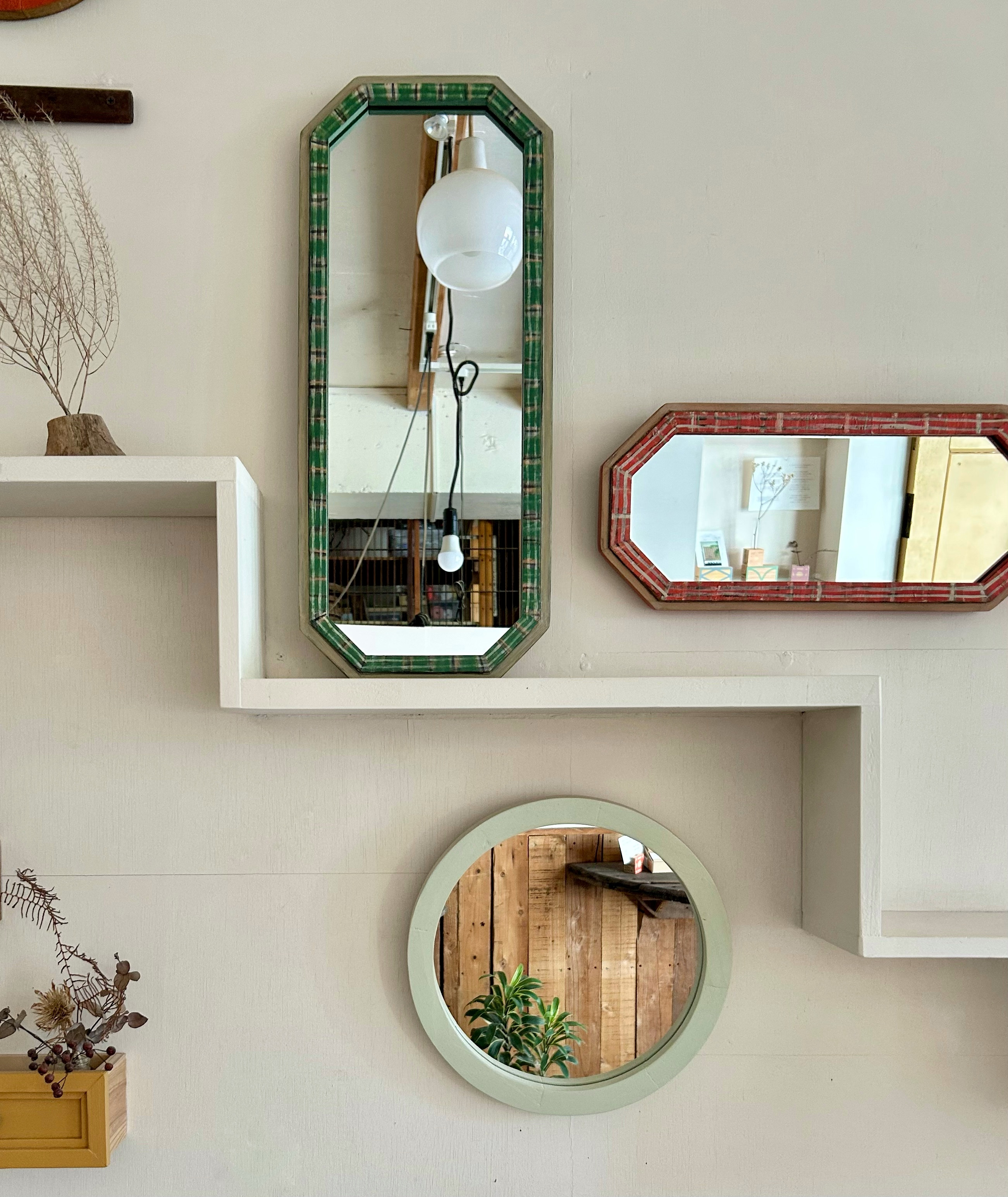Octagonal Checkered mirror 八角形のチェック柄ミラー(赤チェック)