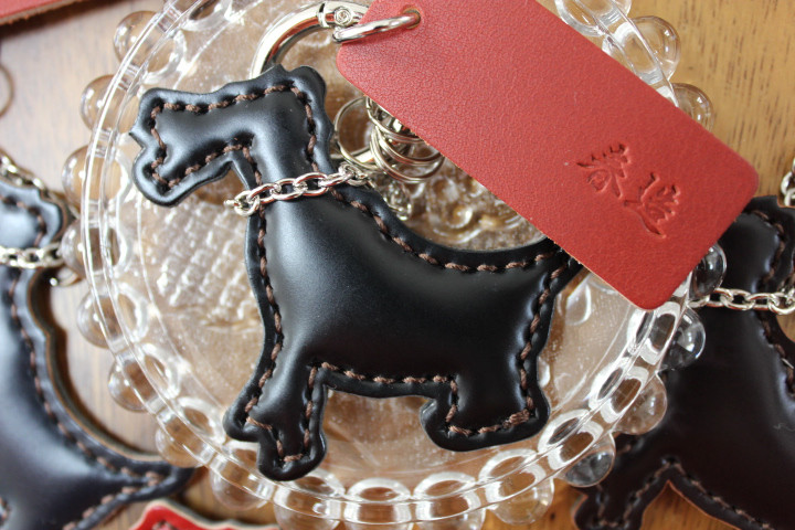 春造　手縫い　カラビナキーリングドック　コードバンレザー（ブラック）