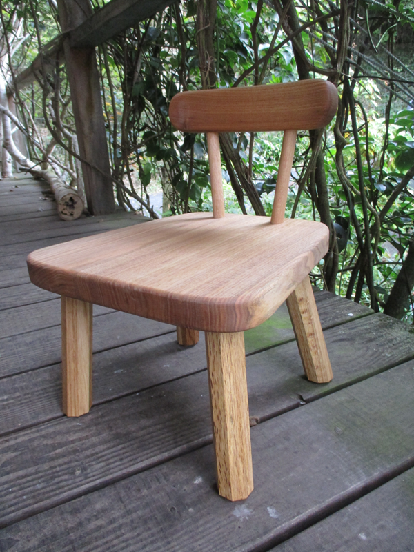 くるみの子供椅子