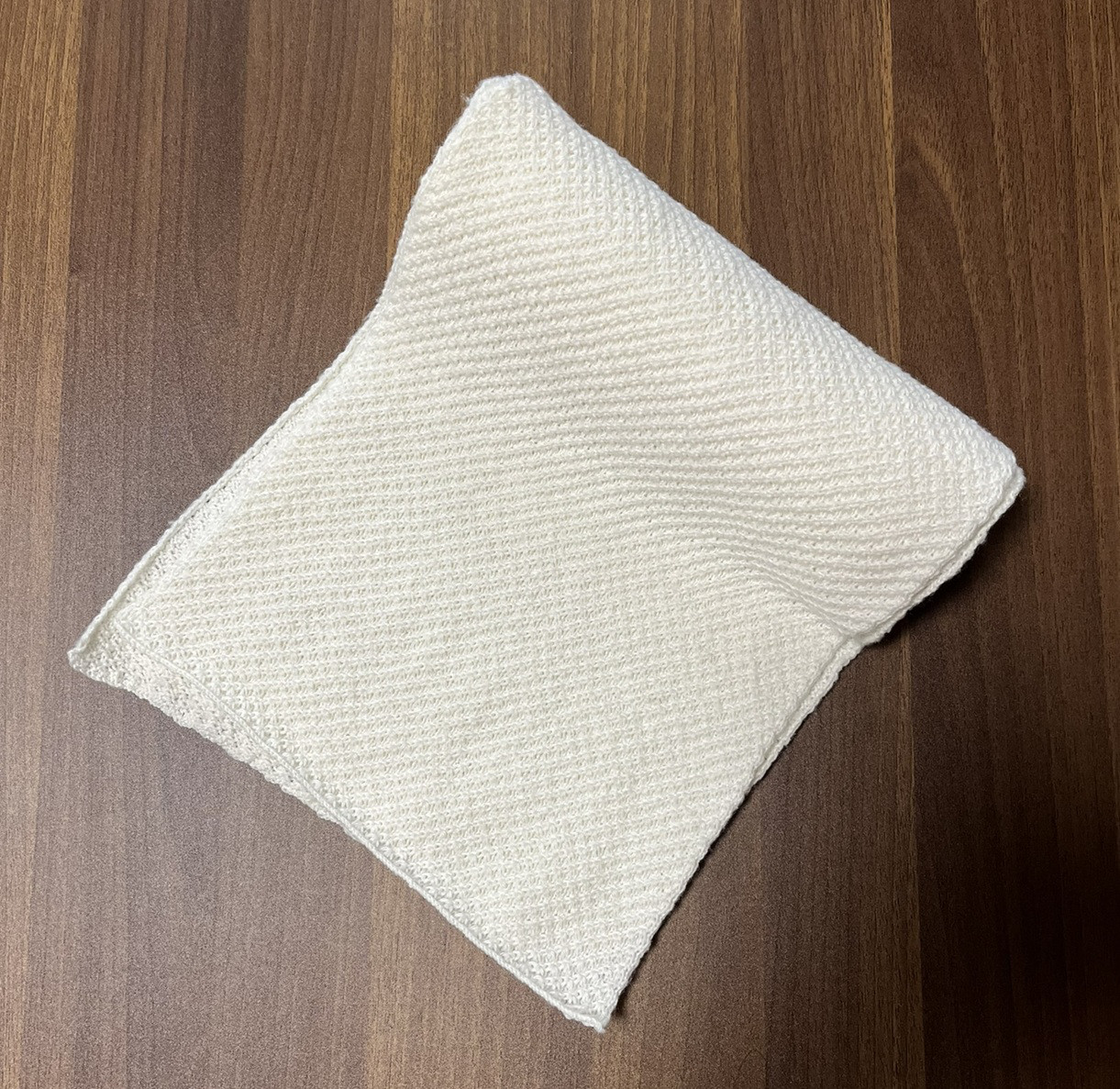 白いカシミヤマフラー